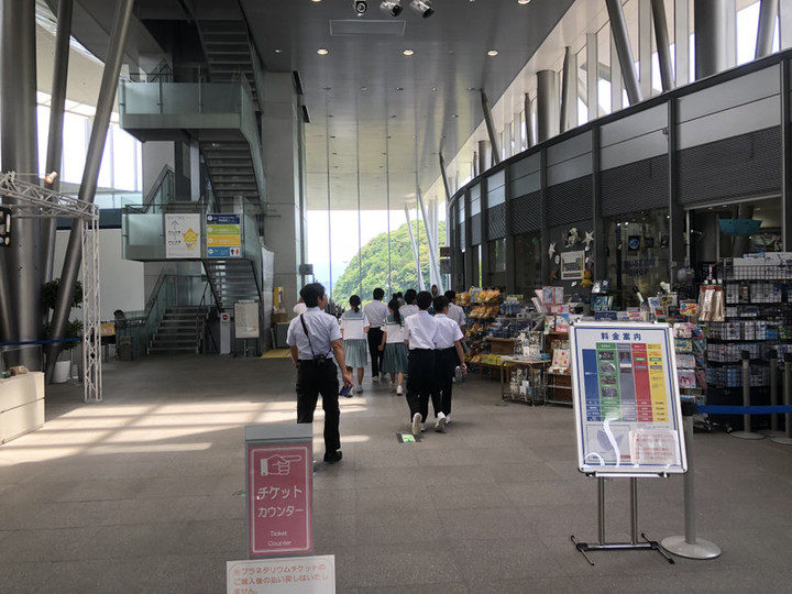 B61245944d5a4909bada7f6eab5a56a8